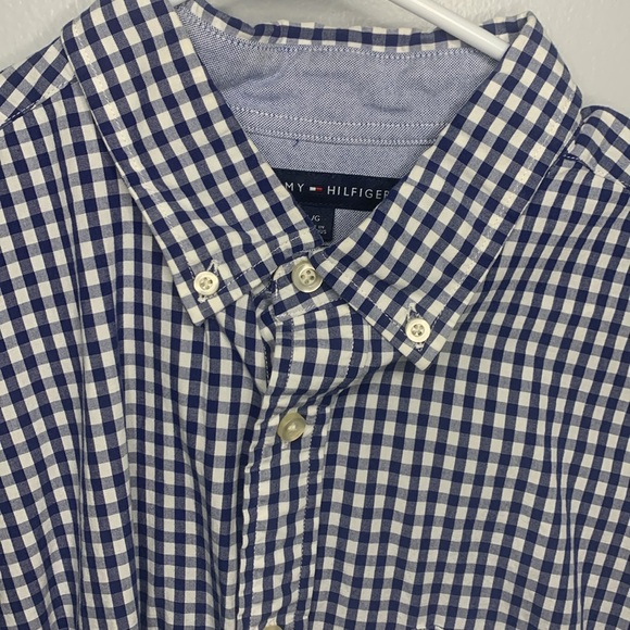 Men’s Tommy Hilfiger dress button-down size large classic fit - Picture 2 of 2